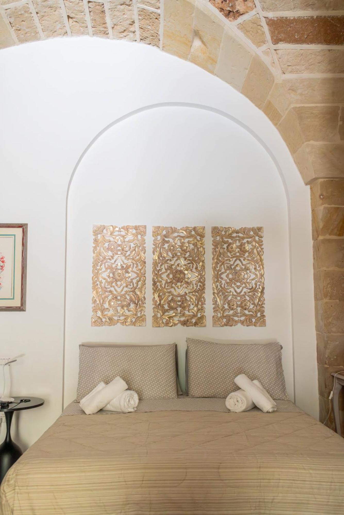 B&B Corte Dei Memoli Di Margiotta Giuseppina Lecce Exterior foto